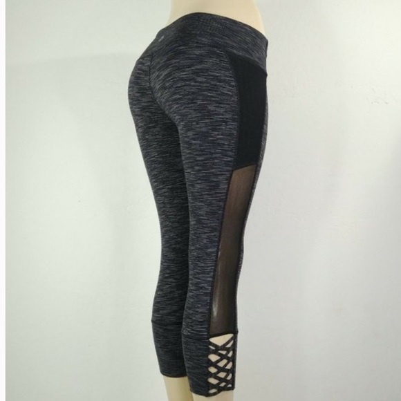 EUC Athleta Leggings Cropped, Black/Gray Stripes,Mesh &Strap Detail,Women’s M/8 - Picture 4 of 10